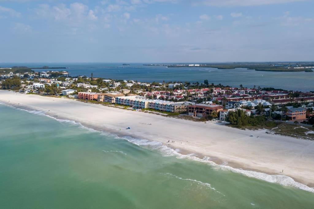 Bradenton Beach Resort Style Getaway-Walk To Beach Exteriör bild