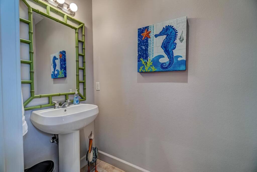 Bradenton Beach Resort Style Getaway-Walk To Beach Exteriör bild